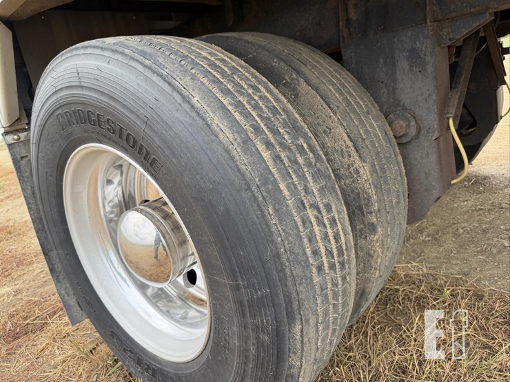 2011-wilson-grain-trailer-image-37