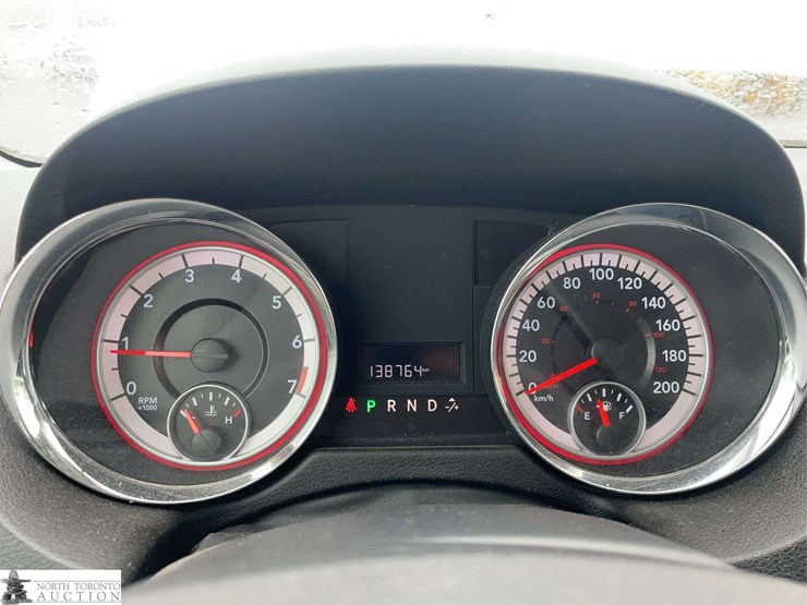 2011-dodge-grand-caravan-image-12
