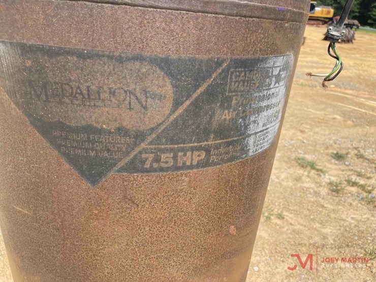 medallion-60-gallon-electric-air-compressor-image-5
