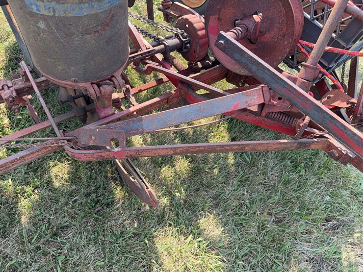 mccormick-deering-two-row-planter-image-11