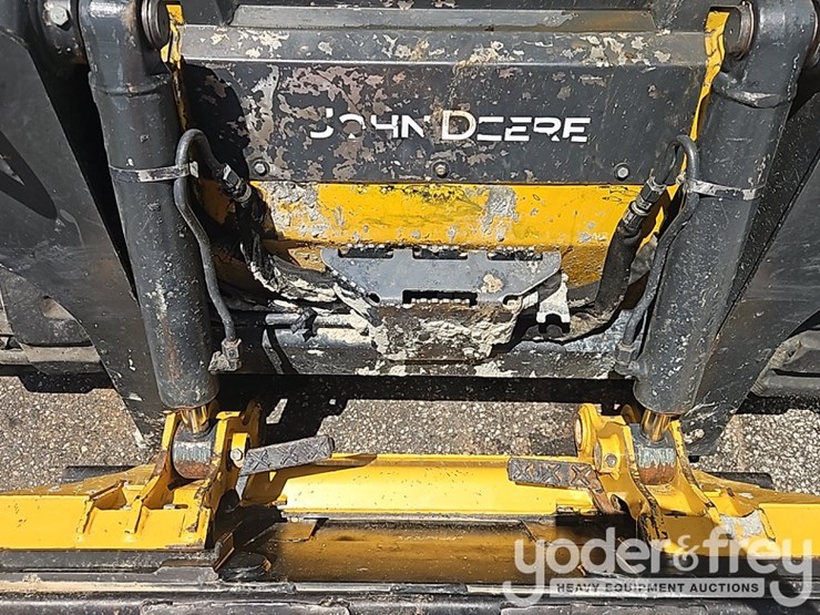 2019-deere-317g-image-13