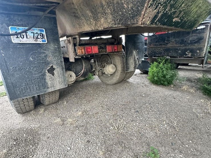 1988-ford-l9000-image-48