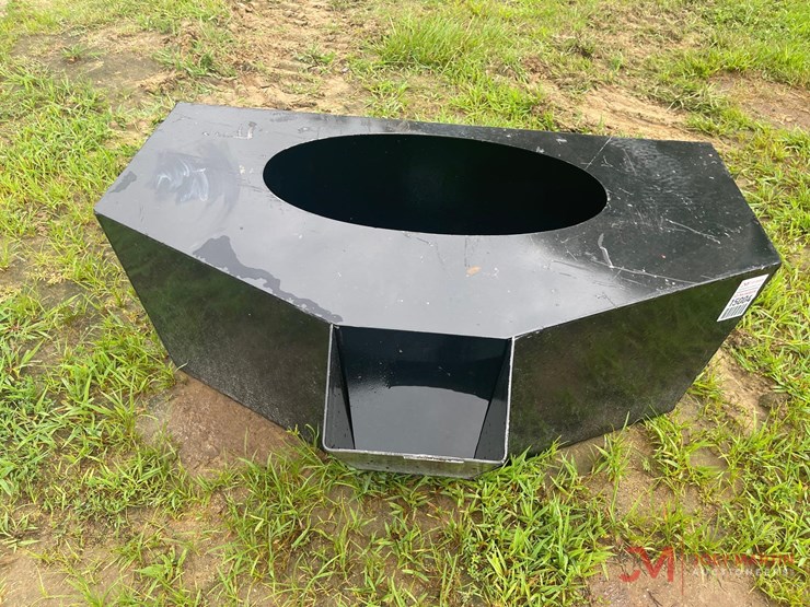 new-/-unused-concrete-bucket-mini-skid-steer-attachment-image-7