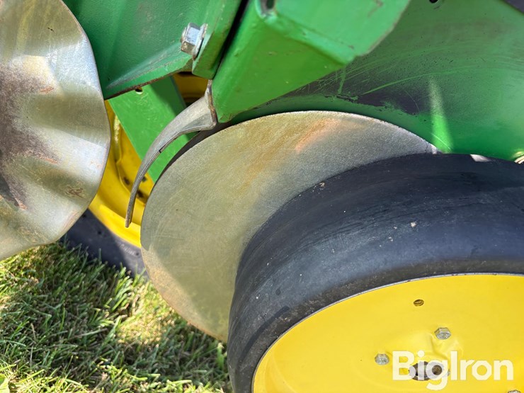 john-deere-7200-image-16
