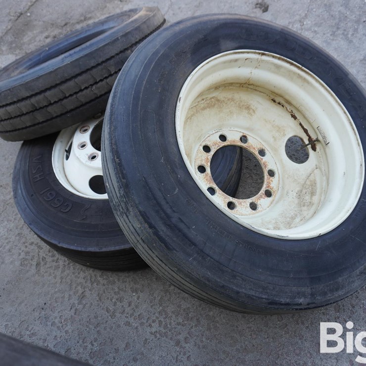 295/75R22.5 Tires & Rims