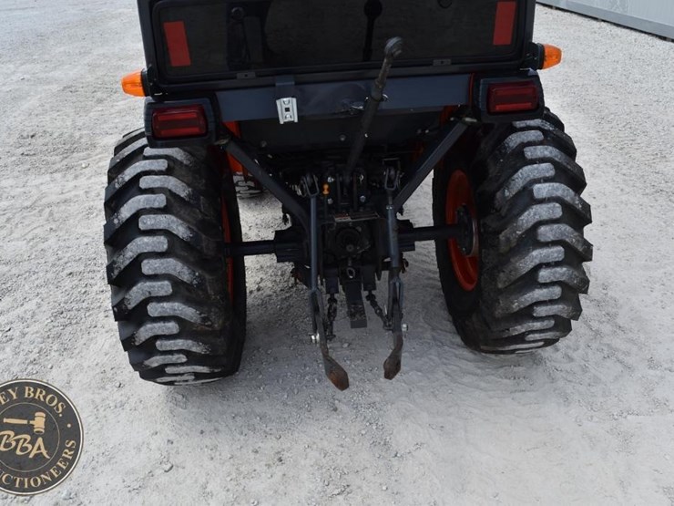 2013-kubota-b3000hsd-image-25
