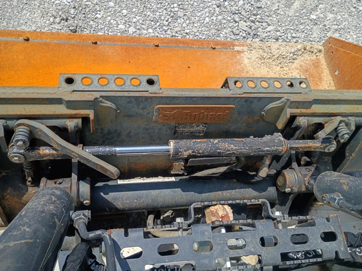 2024-bobcat-t650-image-51