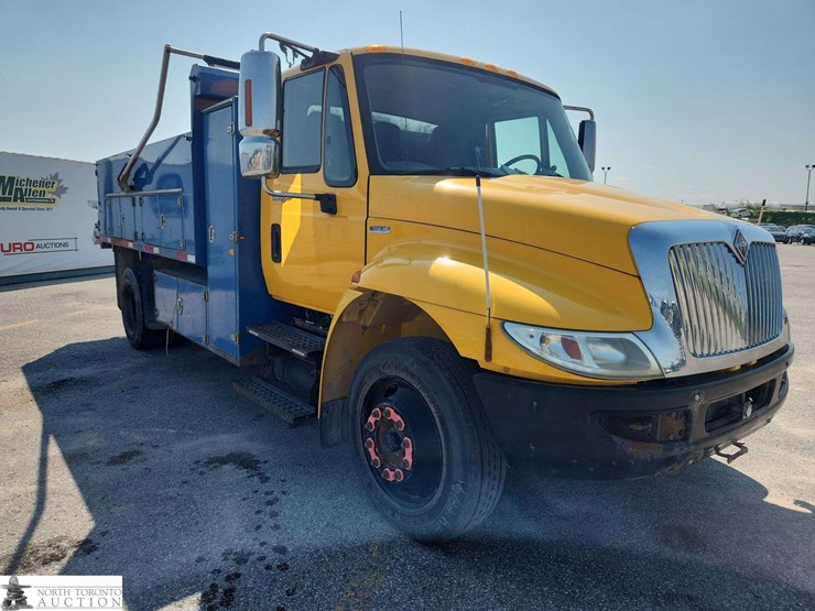 2010-international-durastar-4300-image-3