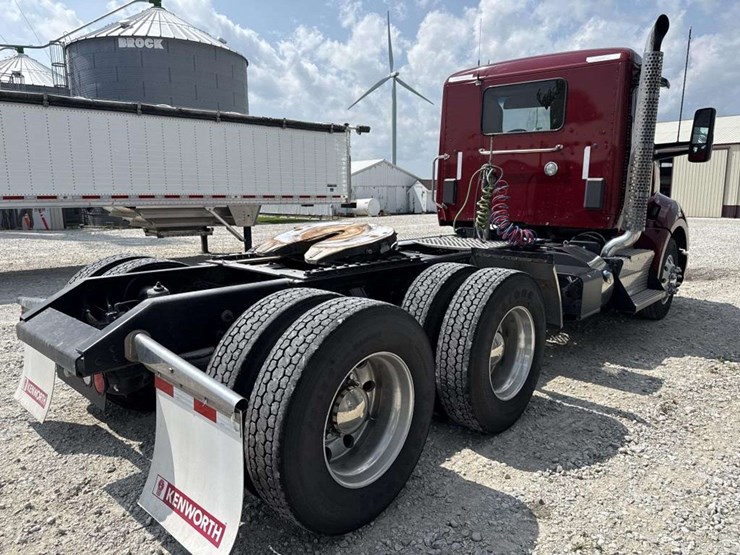 2014-kenworth-t680-image-4