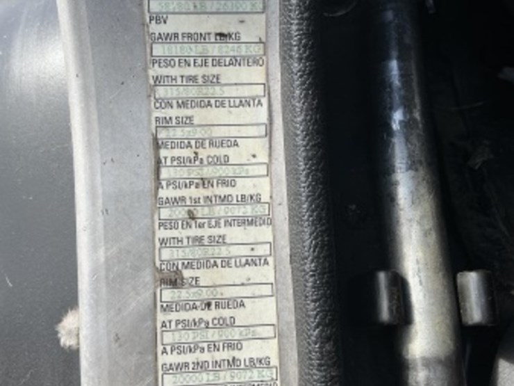 2018-peterbilt-520-image-17
