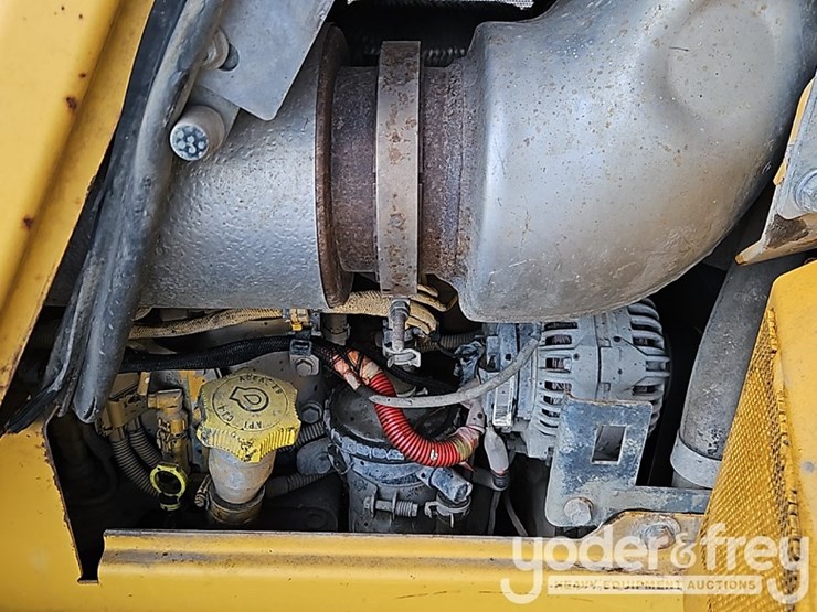 2019-deere-750k-lgp-image-26