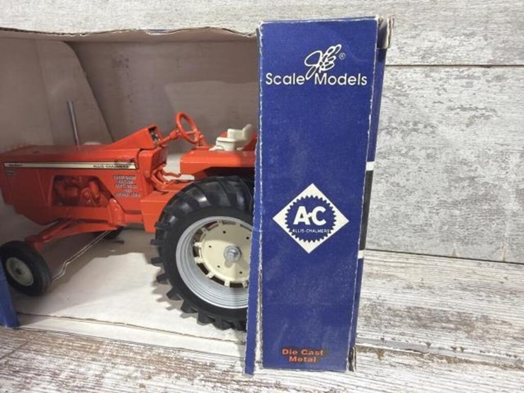 allis-chalmers-one-ninety-toy-tractor-image-5