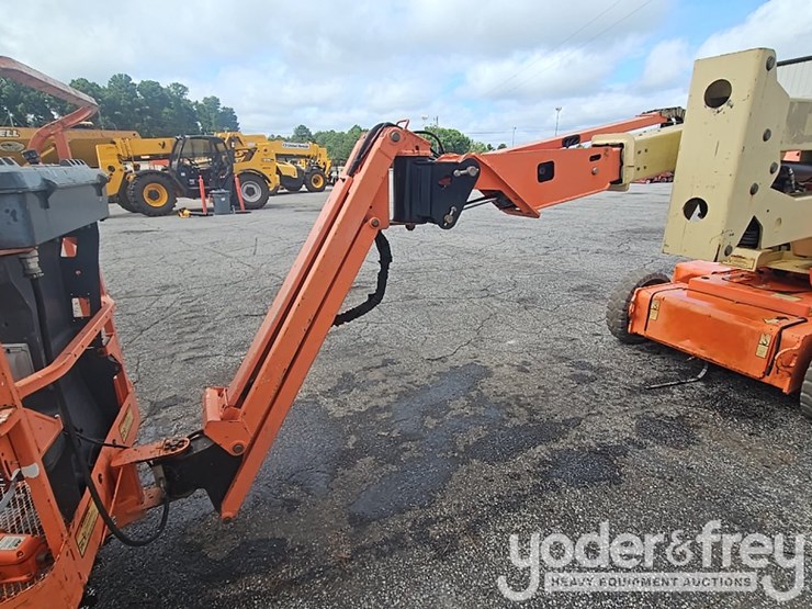 2011-jlg-e400ajpn-image-19