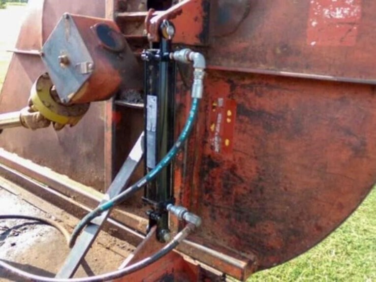 sr-15-rhino-batwing-mower,-15',-clevis-hitch-image-10