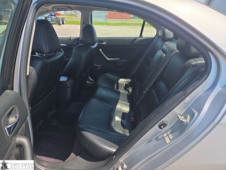 2005-acura-tsx-image-15
