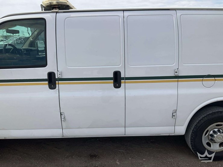 2014-chevrolet-express-2500-image-24