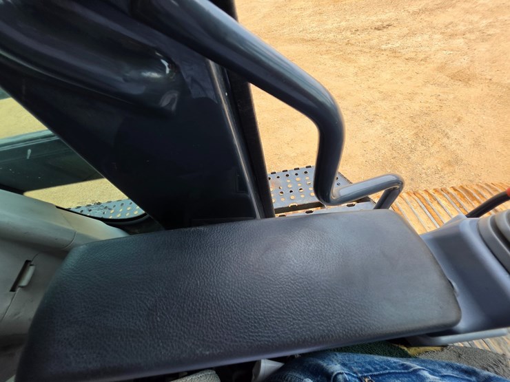 2018-deere-470g-lc-image-48