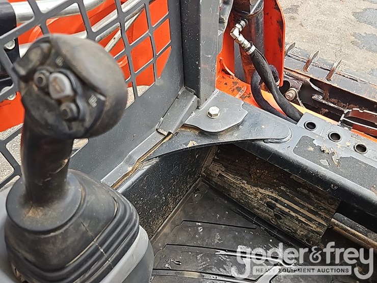 2024-kubota-svl65-2-image-32