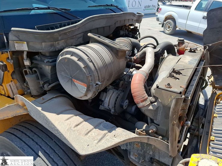 2011-international-durastar-4300-image-10