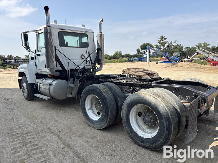 2005-mack-ch613-image-7