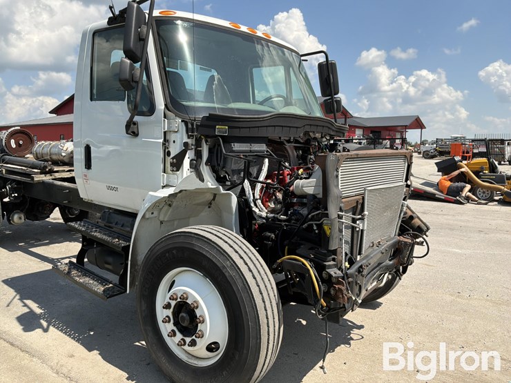 2019-international-durastar-4300-image-11