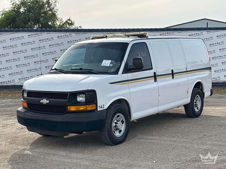 2014-chevrolet-express-2500-image-1