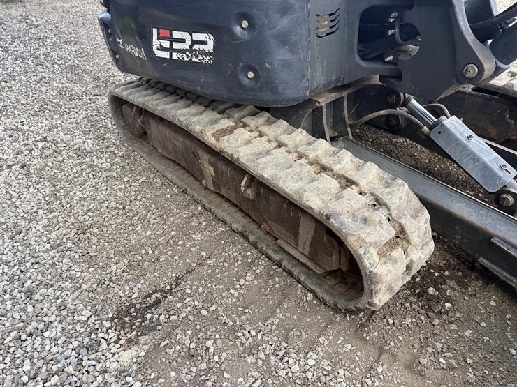 2017-bobcat-e32i-image-12