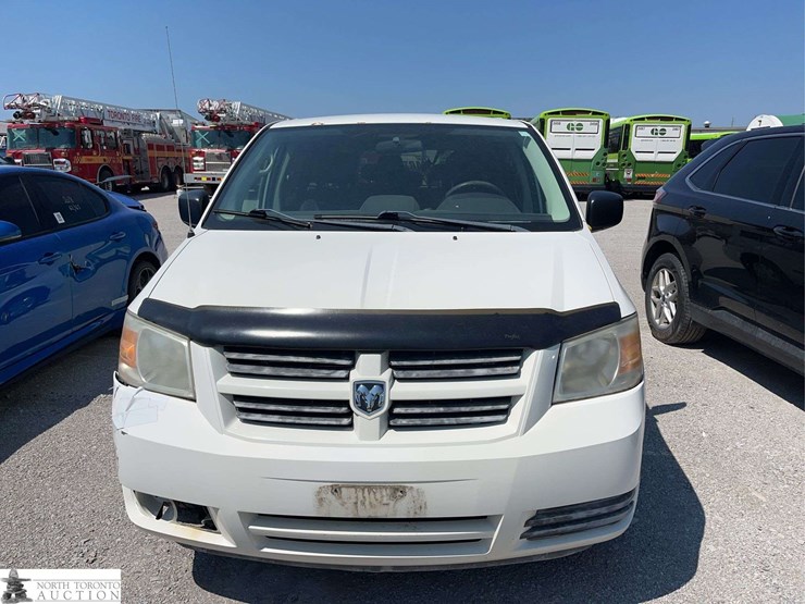 2008-dodge-grand-caravan-se-image-2