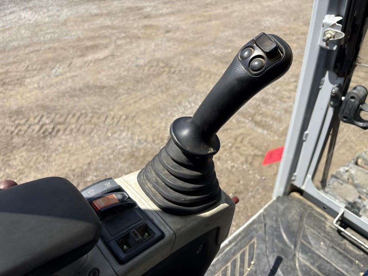 2019-wacker-neuson-et145-image-29