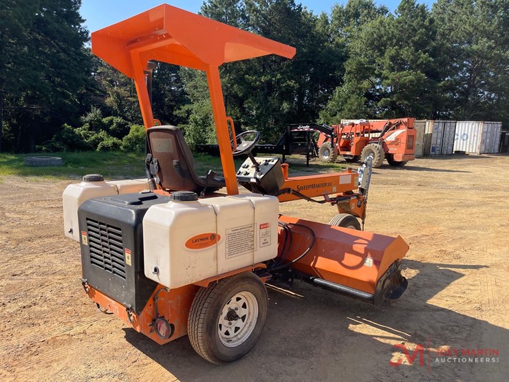 laymor-sm300-towable-sweeper-image-3