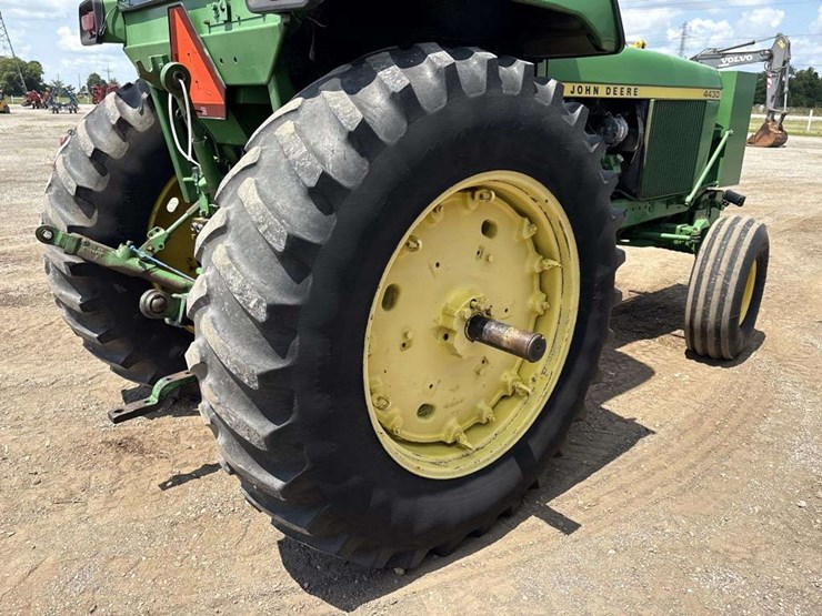 john-deere-4430-image-10