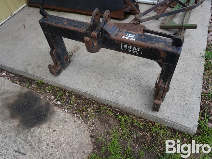 jeffers-i300-cat.-3-quick-hitch-image-1