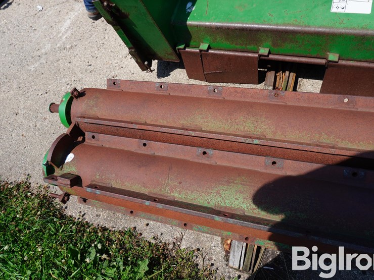 john-deere-220-image-16