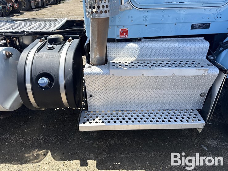 2012-kenworth-t800-image-12