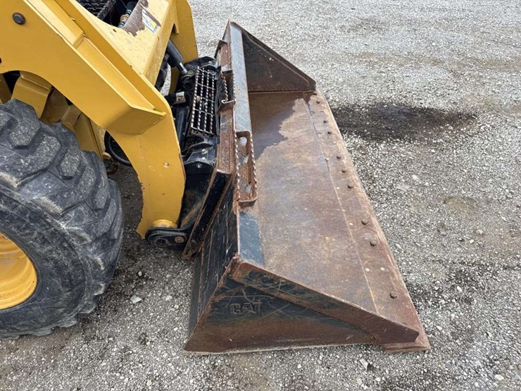 caterpillar-236d-image-16