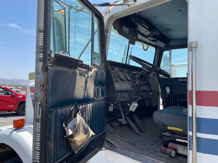 1988-kenworth-w923-image-18