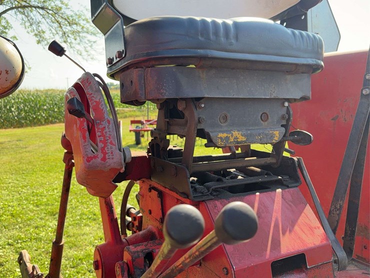 farmall-806-diesel-image-27