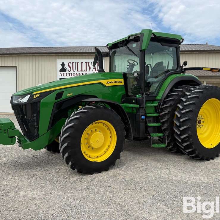 2025 JOHN DEERE 8R 250