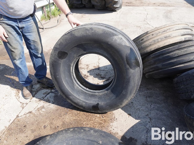 11.00-16-tires-image-16