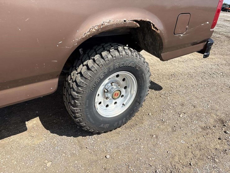 1993-ford-f150-xl-image-8