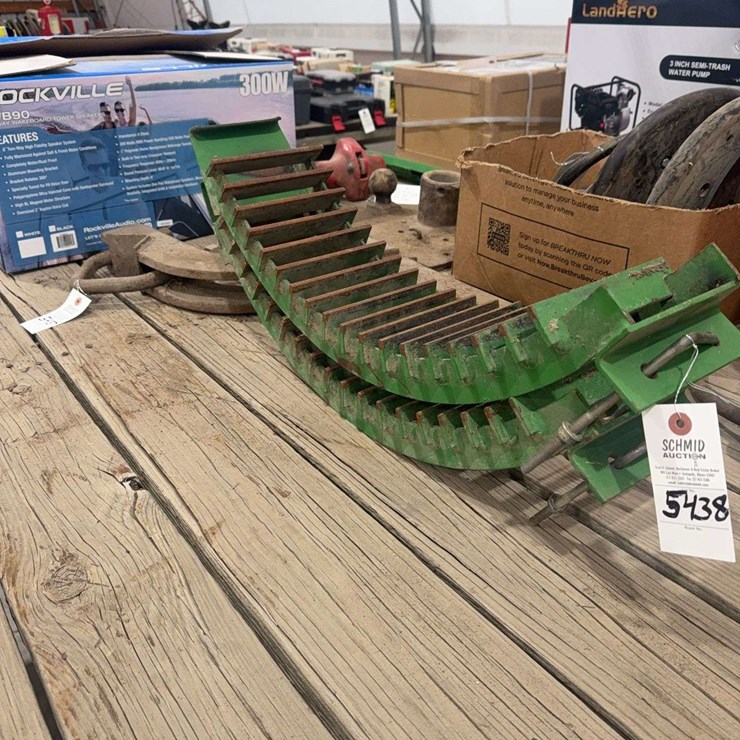 JOHN DEERE 2