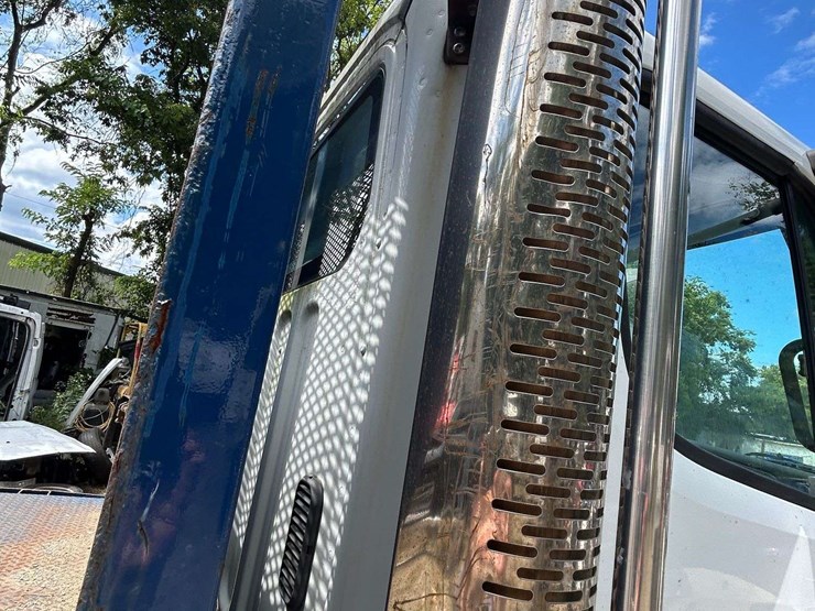 2015-freightliner-m2-t/a-flatbed-truck-image-41
