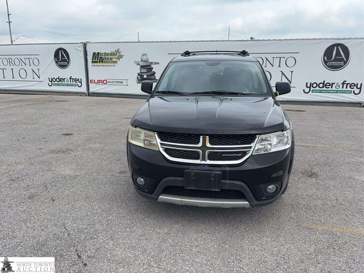2015-dodge-journey-image-2
