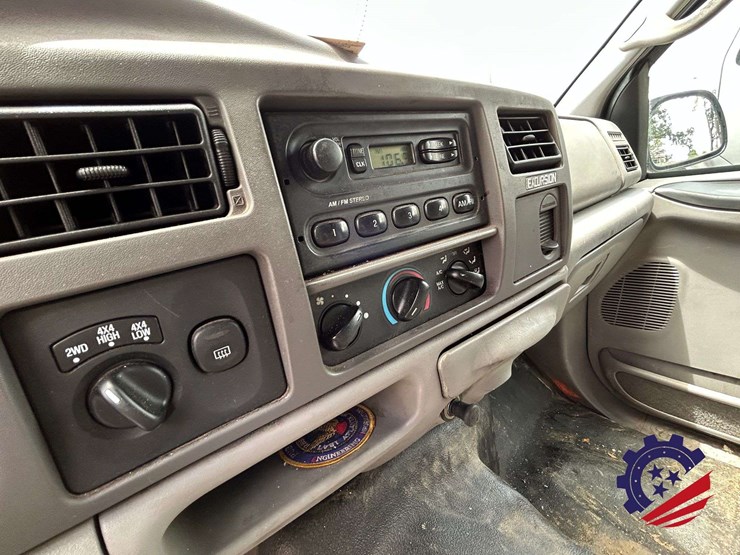 2000-ford-excursion-image-38