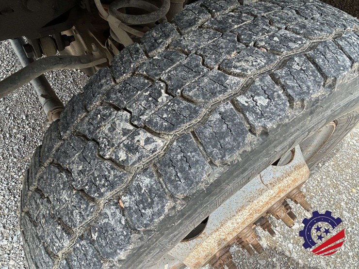 2015-ford-f550-image-32
