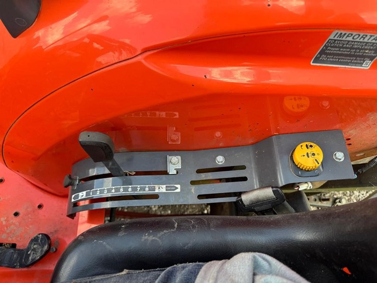 2019-kubota-l4701-image-25