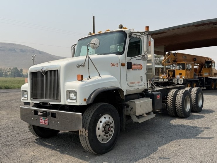 2004-international-5500i-t/a-truck-tractor-image-1