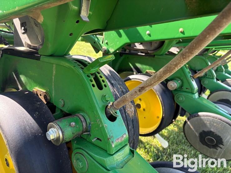 john-deere-7200-image-14