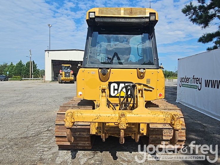2015-caterpillar-d5k2-lgp-image-4