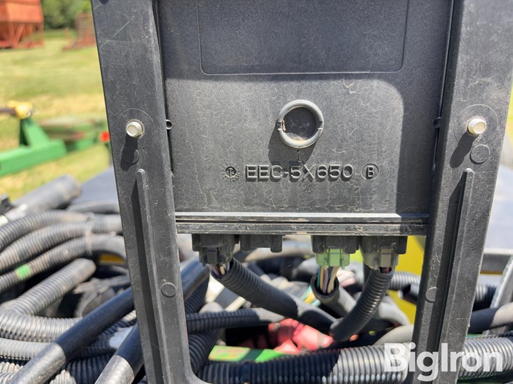 john-deere-7300-image-15
